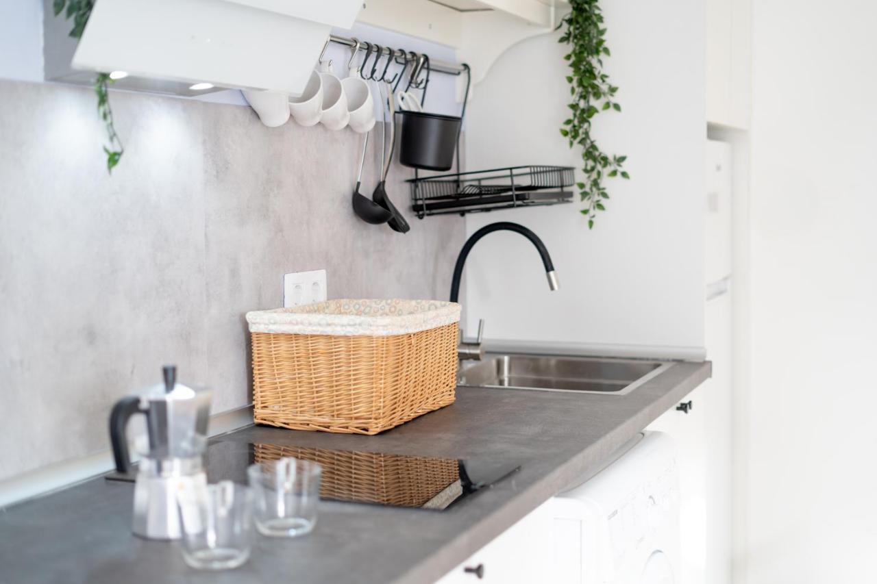 Cutie & Air-conditioning Apartment! Apartment