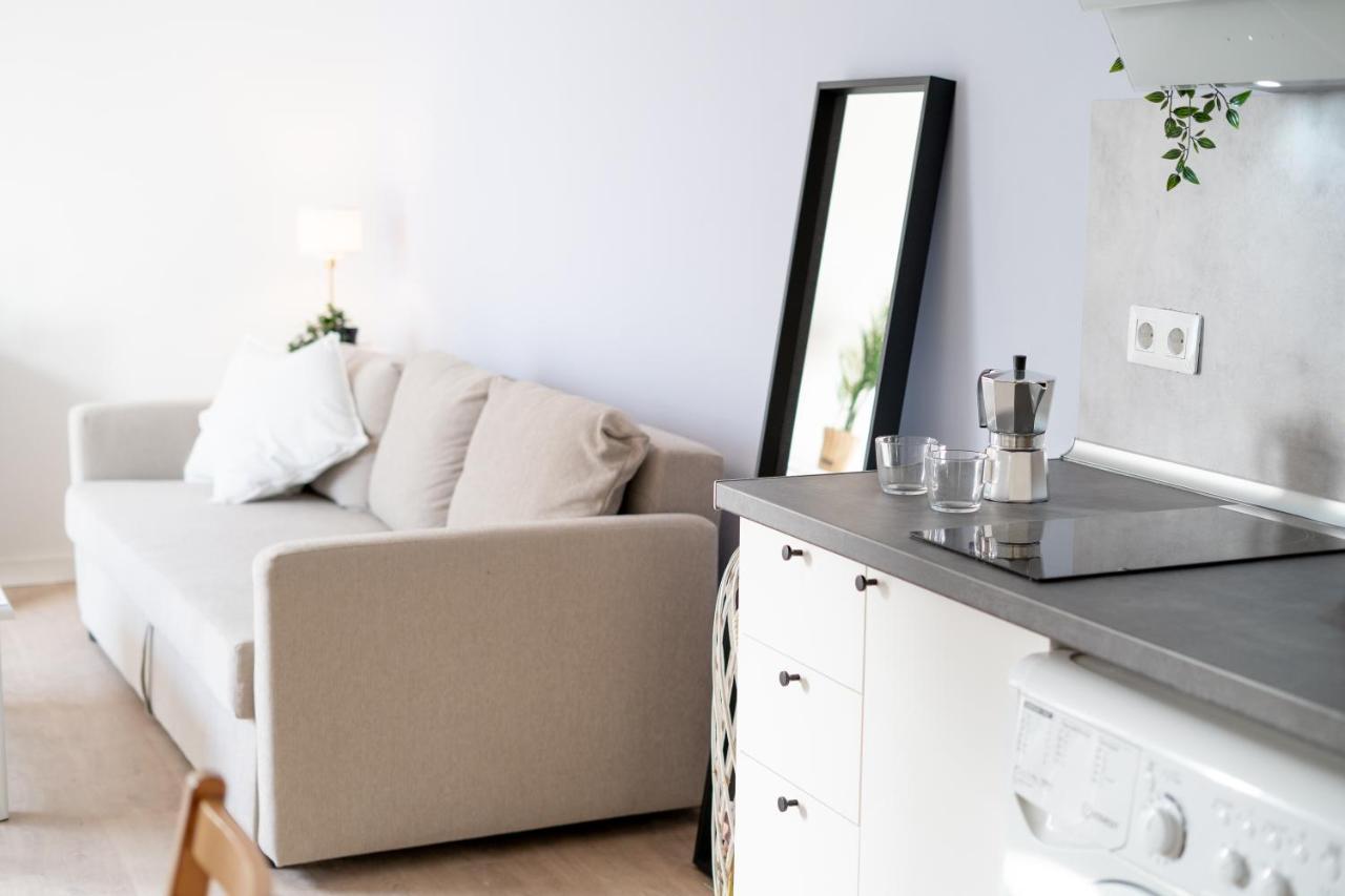 Cutie & Air-conditioning Apartment! *