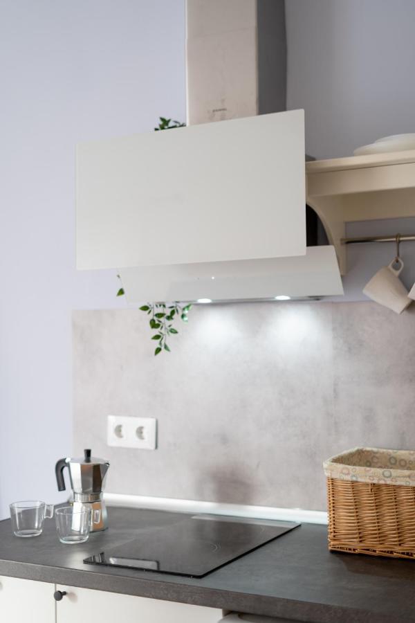 Cutie & Air-conditioning Apartment! *